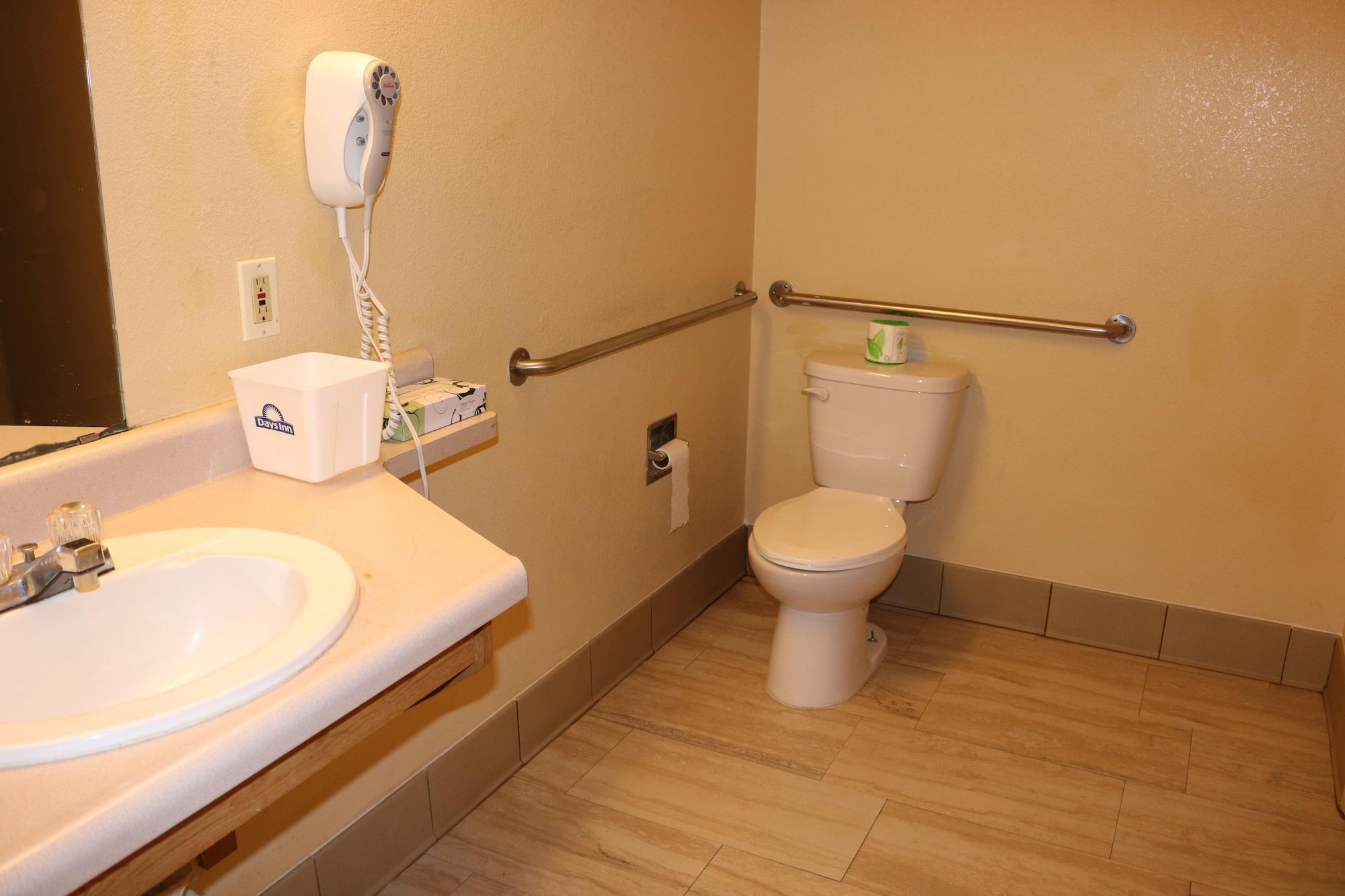 Days Inn By Wyndham Fresno South Kültér fotó