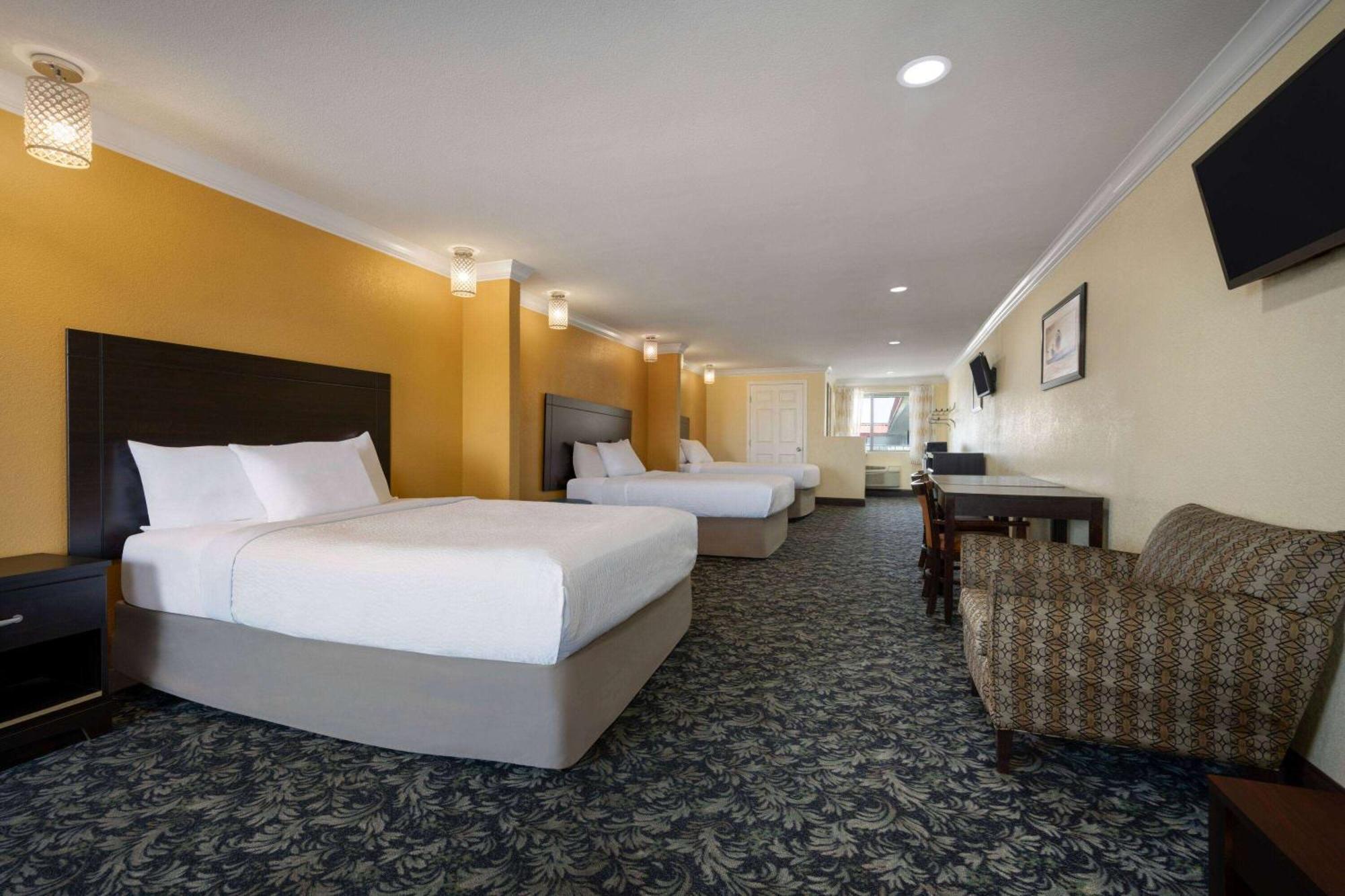 Days Inn By Wyndham Fresno South Kültér fotó