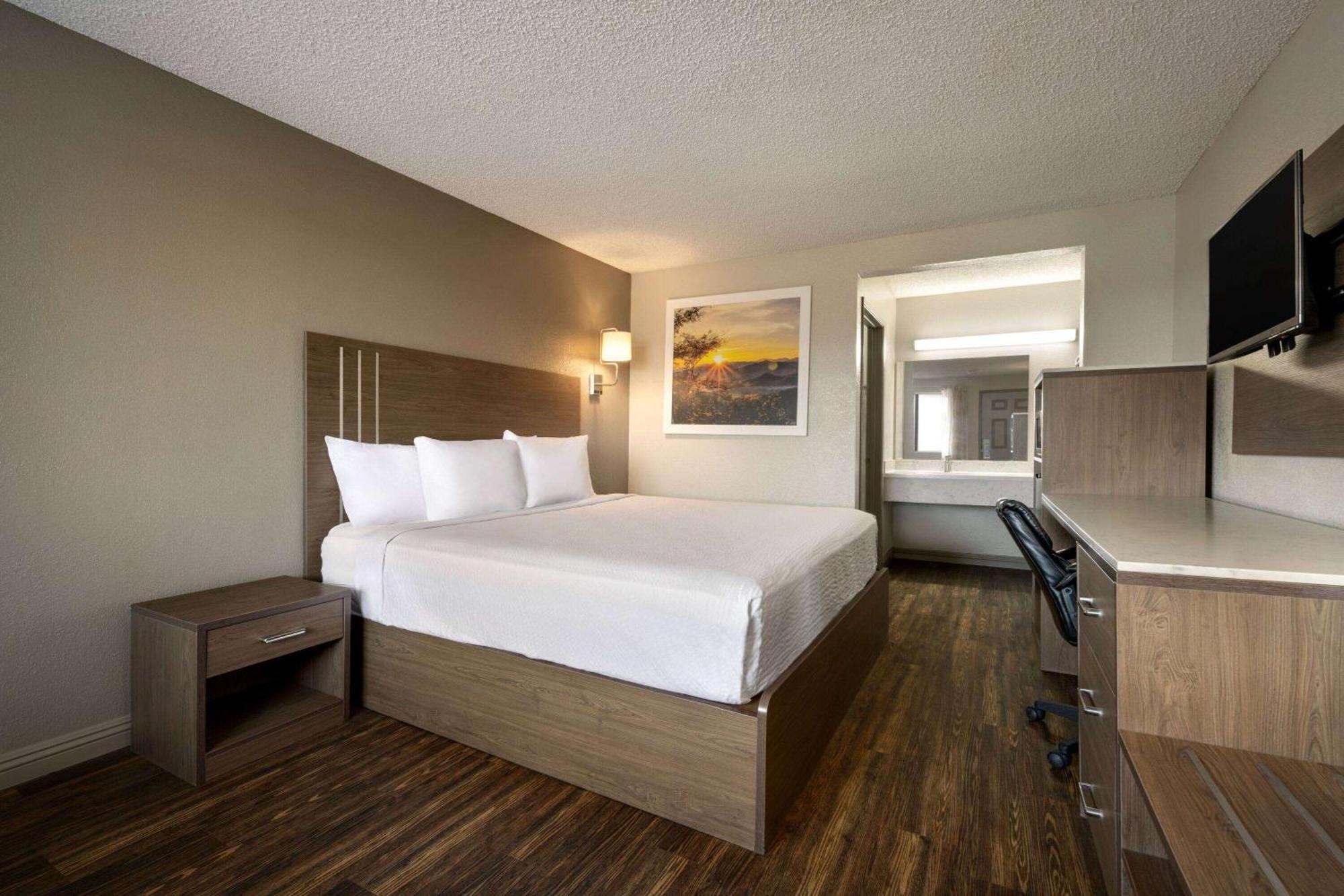 Days Inn By Wyndham Fresno South Kültér fotó